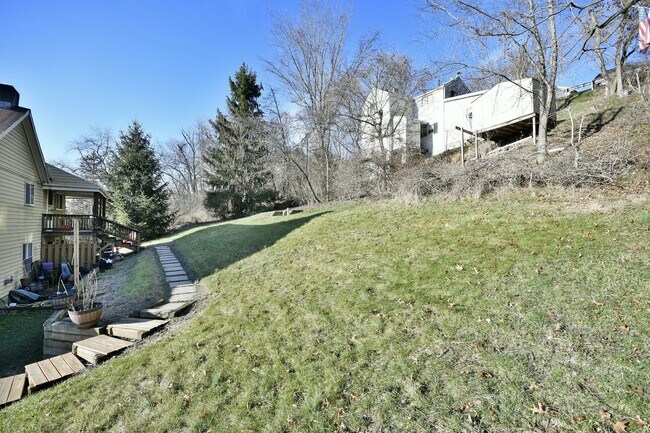 Building Photo - 741-743 Bower Hill Road