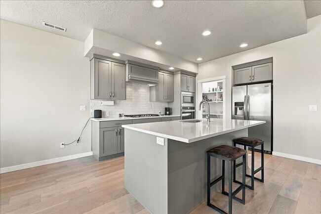 Building Photo - 2328 E Danzee Dr