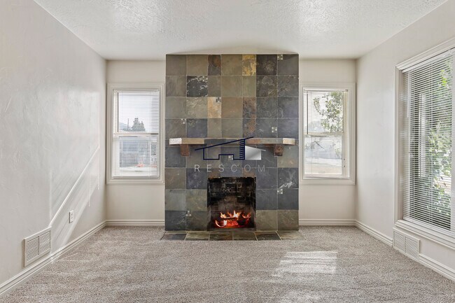 Building Photo - 352 Harrison Blvd