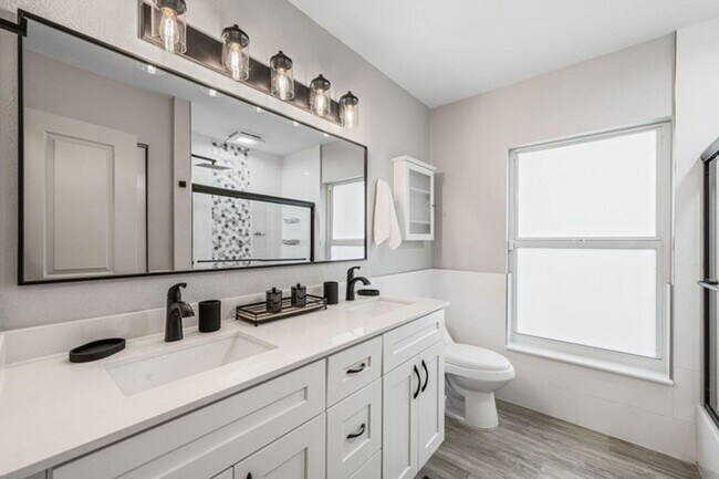 Building Photo - 12192 Branding Iron Ct