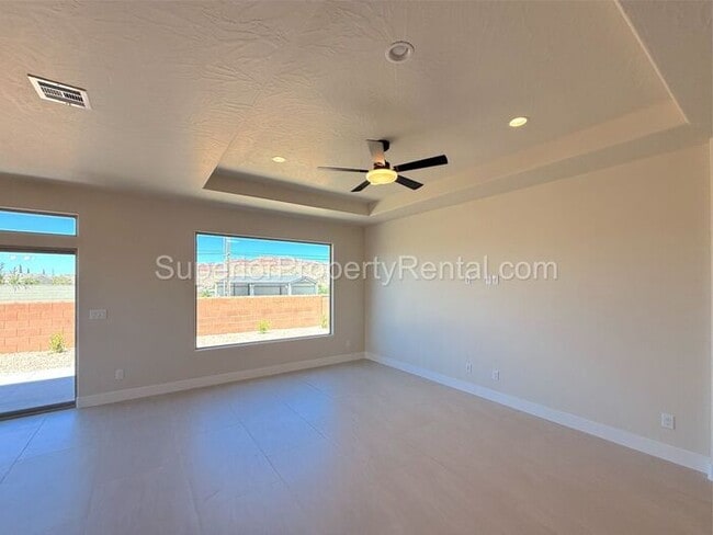 Building Photo - New 3 bed, 2 bath home with two car garage