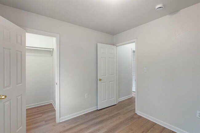 Building Photo - 8408 Staunton Dr