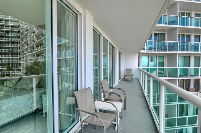 Building Photo - 333 NE 21st Ave