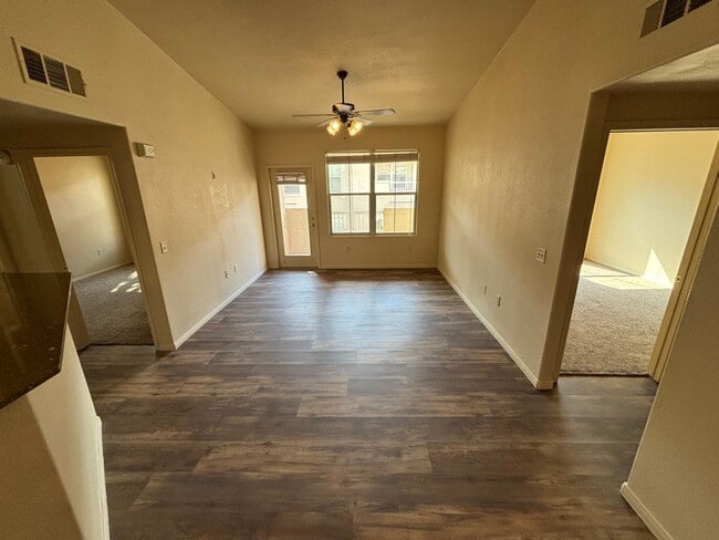 Building Photo - Fantastic 2Bed/2Bath Condo in Southwest Area