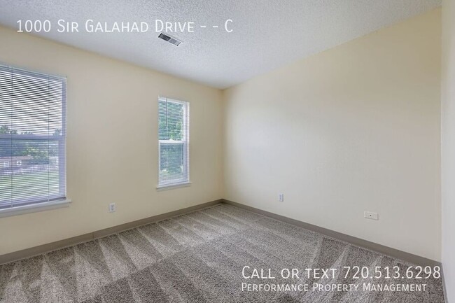 Building Photo - 1000 Sir Galahad Dr
