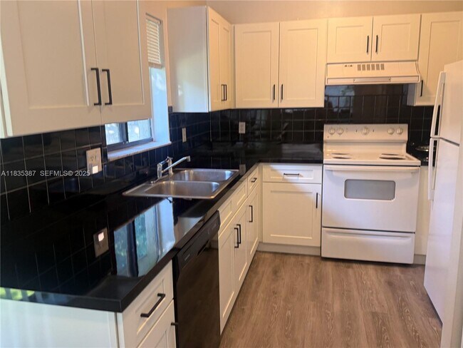 Building Photo - 159 NW 70th St