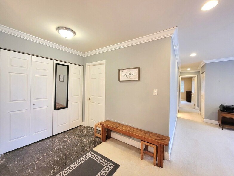 Building Photo - 351 Newgate Ct