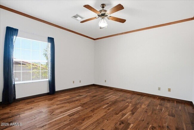 Building Photo - 2157 E Alameda Dr