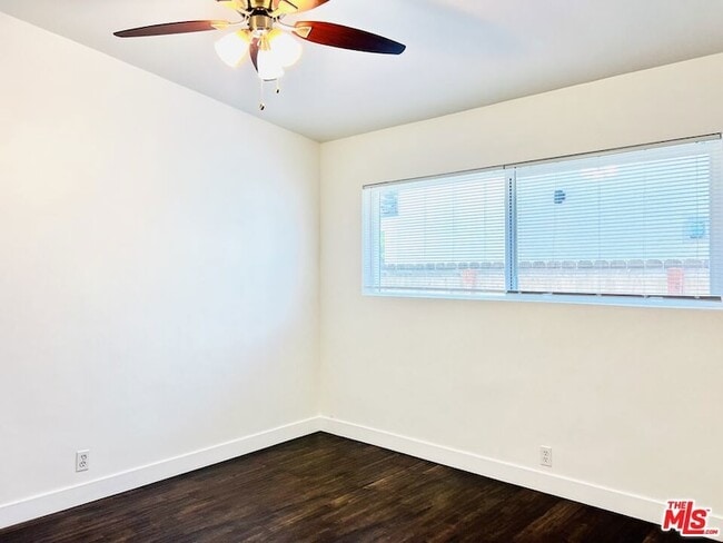 Building Photo - 10936 Hartsook St