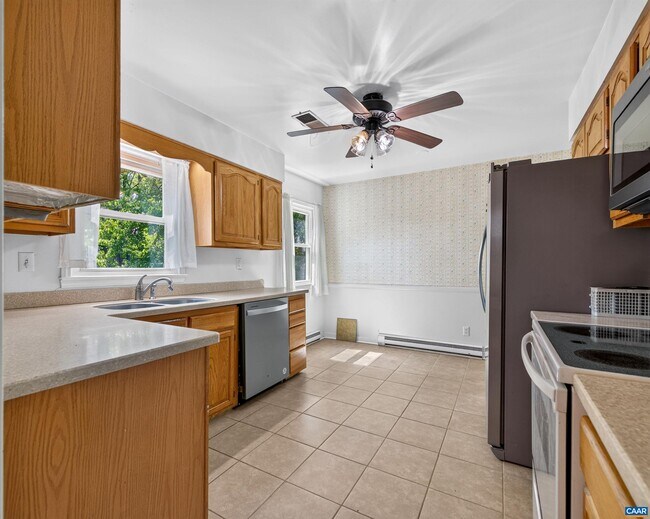 Building Photo - 308 Eastbrook Dr
