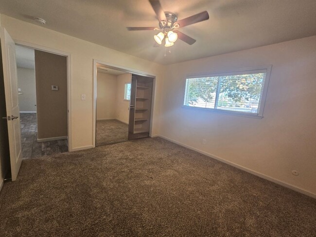 Building Photo - 2 Br 1 Ba available Now