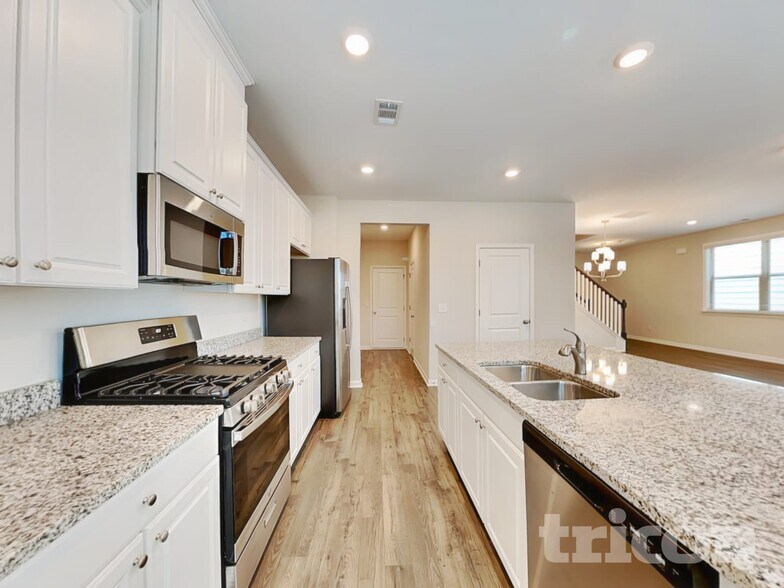 Building Photo - 317 Knowles Pl