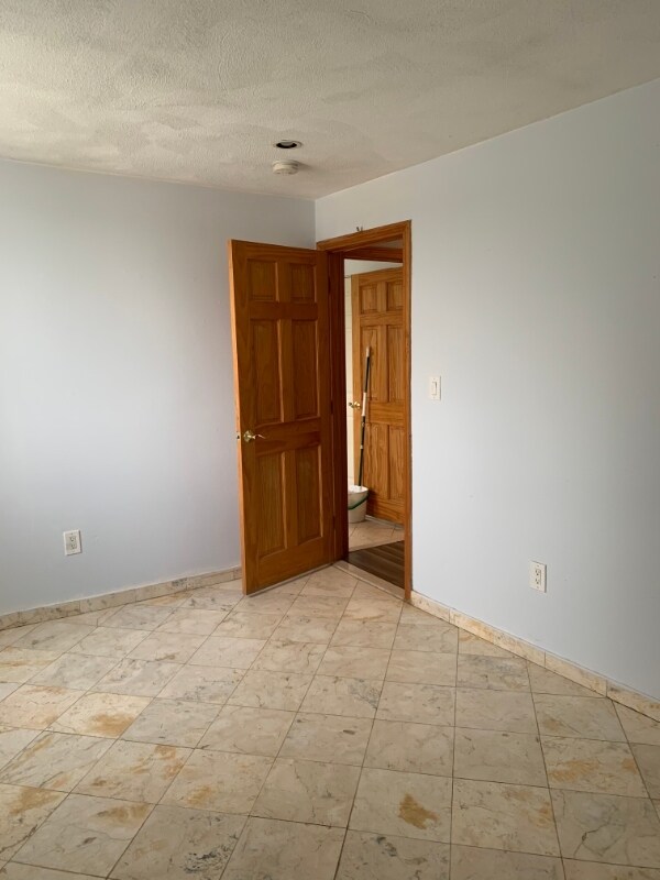 Building Photo - 1100 Governors Dr