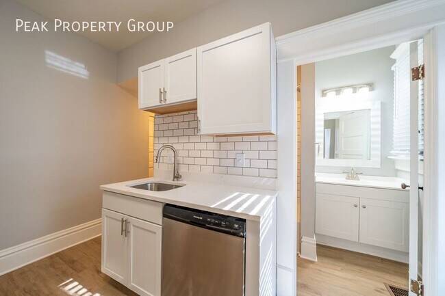 Building Photo - 950 Delaware Ave