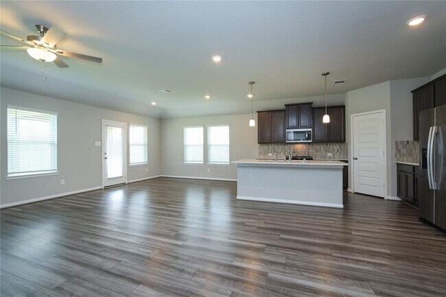 Building Photo - 2127 Cherryvale Dr