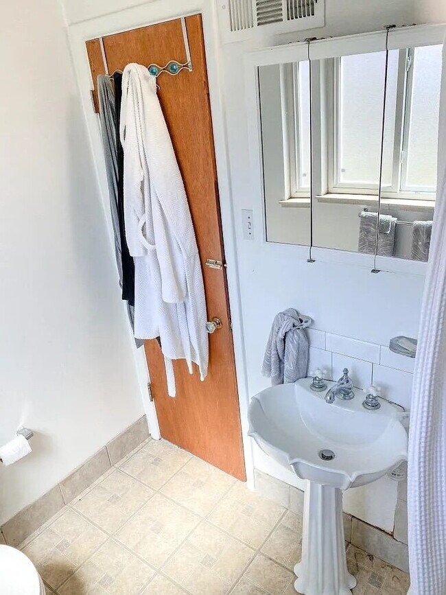 Building Photo - Fantastic 1 bedroom / 1 bath unit in Platt Park