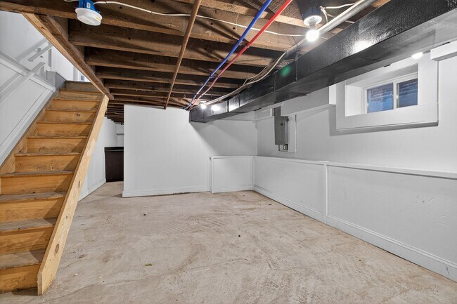 Building Photo - 39 Carroll St