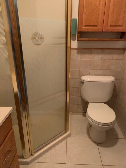 Second bathroom - 6105 Dacola Shores Rd