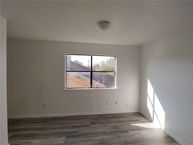 Building Photo - 13353 Water Oak Ln