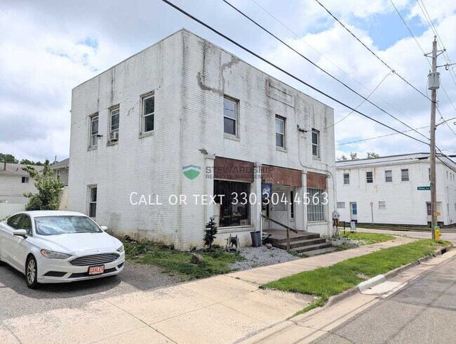 Building Photo - 177 Watson St