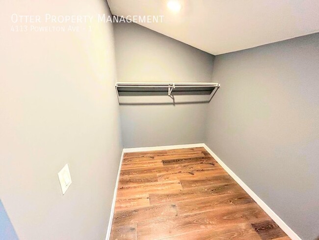 Building Photo - 3BR/2BA Updated Apt in University City wit...