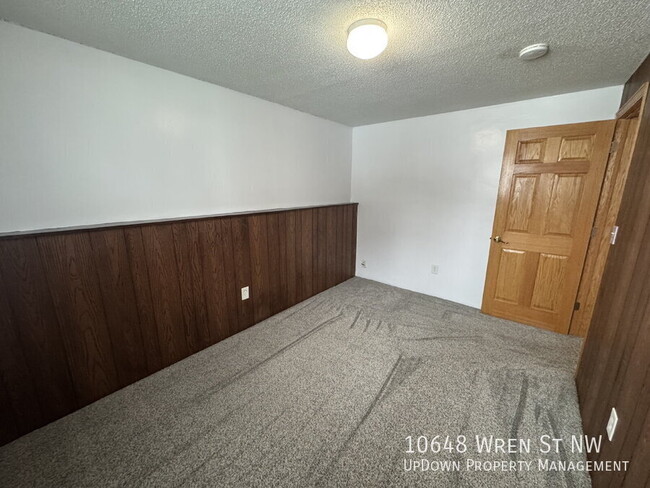 Building Photo - 10648 Wren St NW