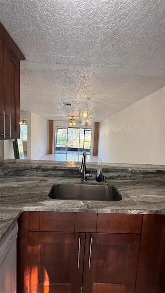 Building Photo - 873 Crystal Lake Dr