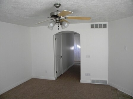 Building Photo - Great Town Home for Rent in Ogden