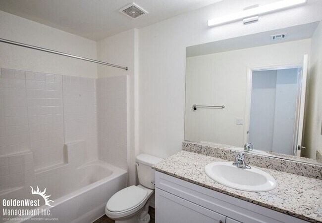 Building Photo - Modern 3Bdm 2Ba Townhome with Community Pool in Southwest Las Vegas.