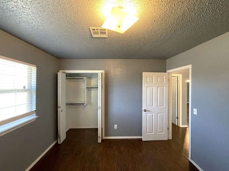 Building Photo - 5328 Coble St