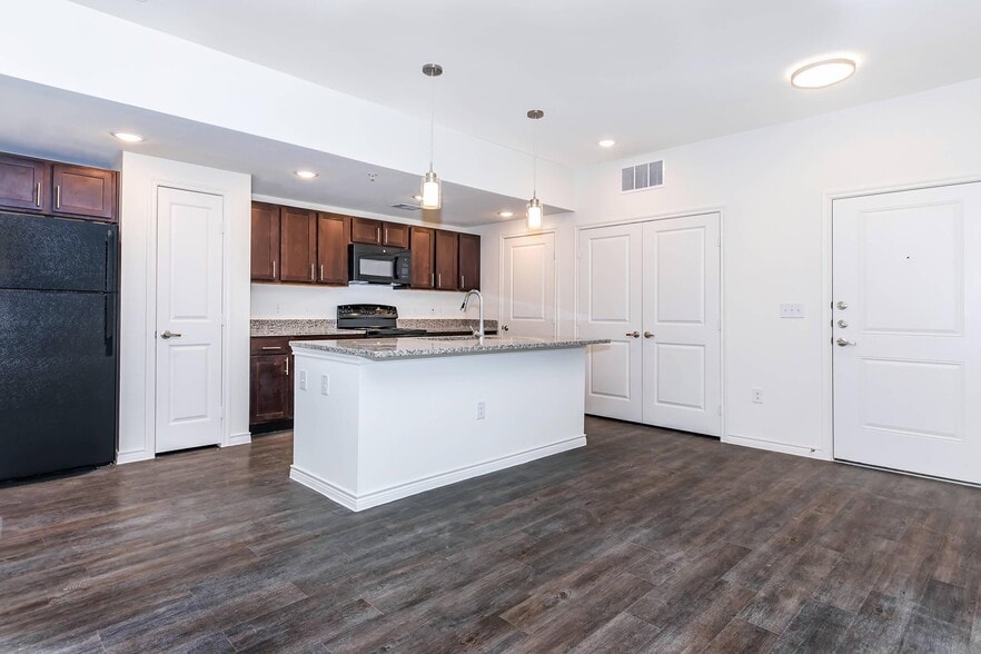 Building Photo - Richcrest Apartments- Income Restricted