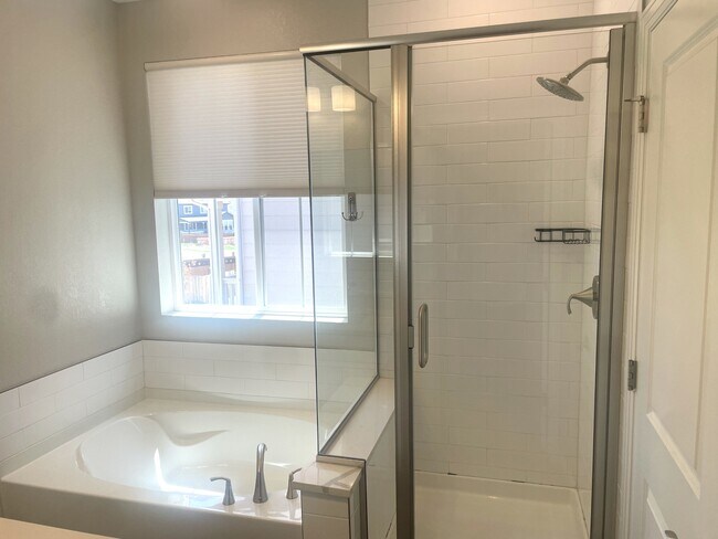 Building Photo - 4420 S Perth Ct