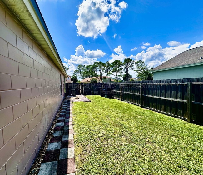 Building Photo - 9606 Chandon Dr