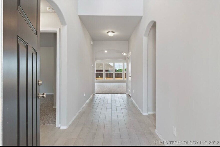 Building Photo - 3809 S 12th Pl