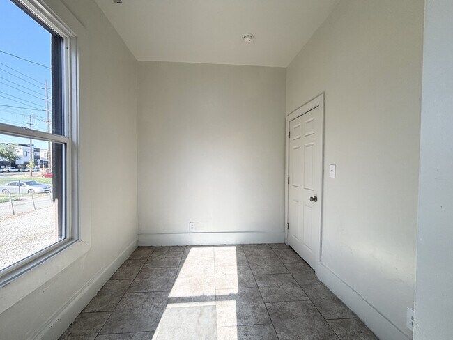 Building Photo - 61 S 800 W