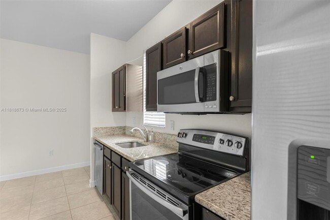 Building Photo - 9341 SW 171st Ct