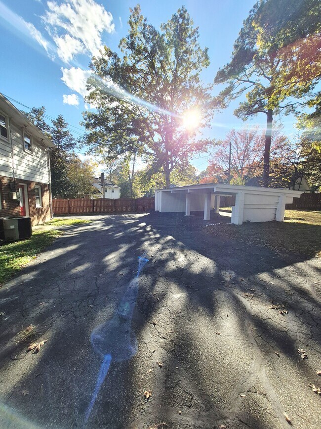 Building Photo - 2402 Fon Du Lac Rd