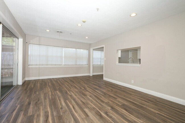 Building Photo - 1481 Glastonberry Rd