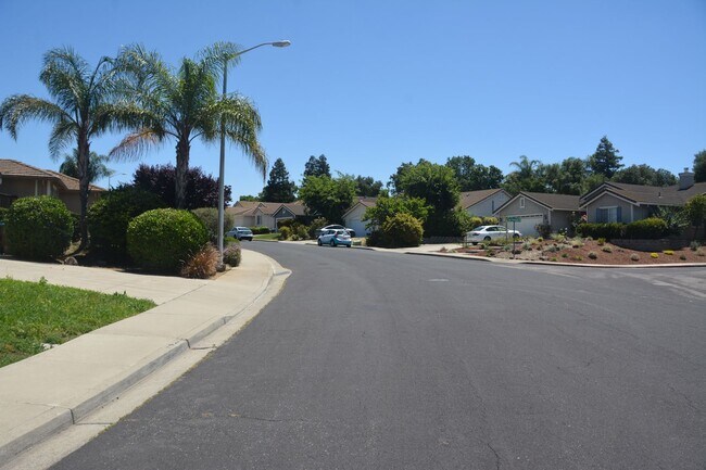 Building Photo - 5163 Tehachapi Way