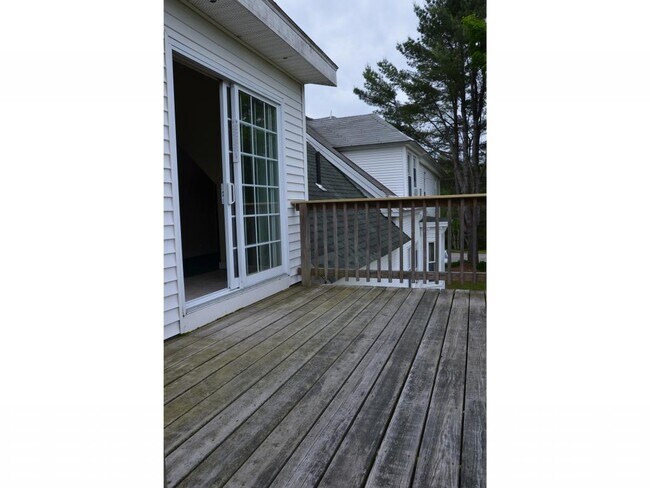 Building Photo - 1092 New Hampshire Rte 175