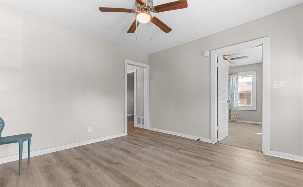 Building Photo - 2164 Monroe Ave