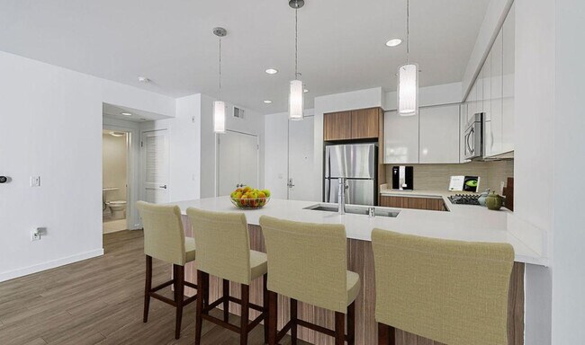 Building Photo - 1725 S Bascom Ave