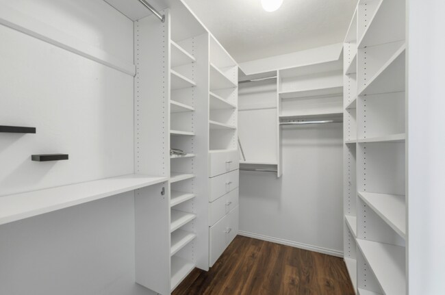 Building Photo - 12 E 500 S
