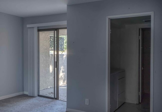 Building Photo - 2017 Normandy Ct