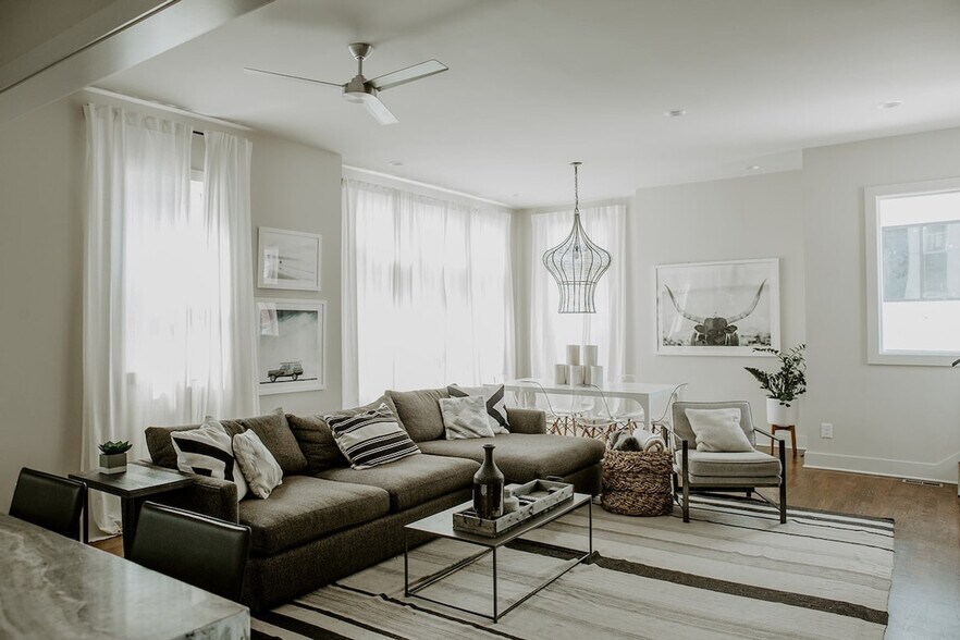 Primary Photo - 1114A Wade Ave