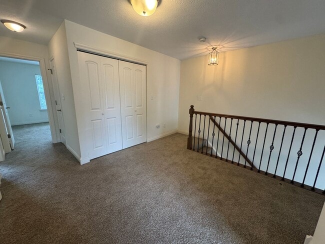 Building Photo - 581 Beehler Dr