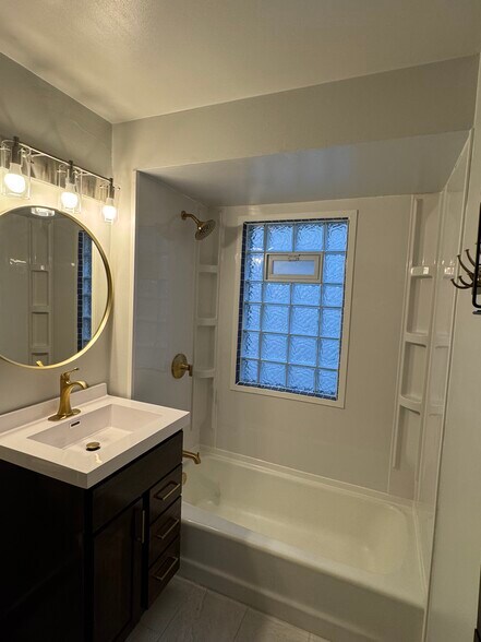 Building Photo - 2516 S Brisbane Ave