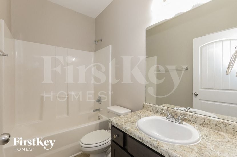 Building Photo - 566 Massey Ct