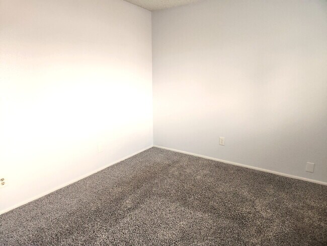 Building Photo - Prime Mesa Location with Community Pool & Strong Rental Appeal