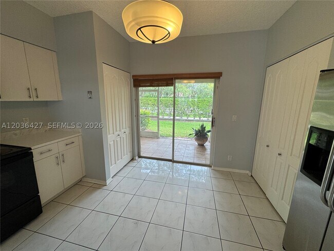 Building Photo - 77 Simonton Cir